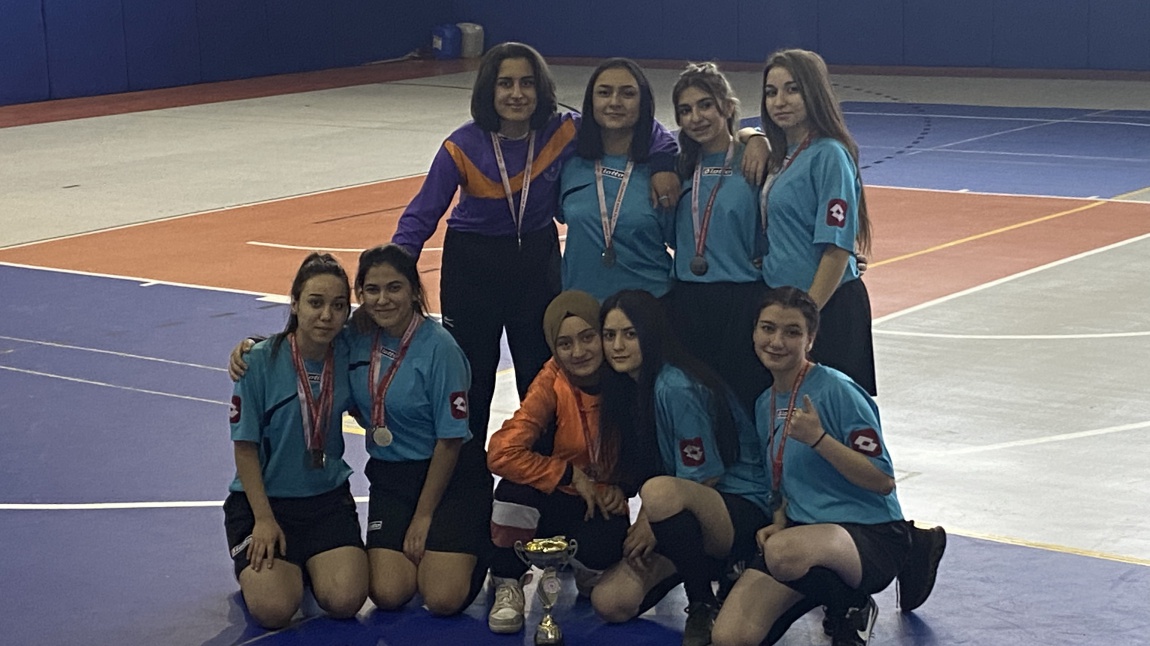 Okulumuzun Kız Futsal Takımı İl İkincisi Oldu